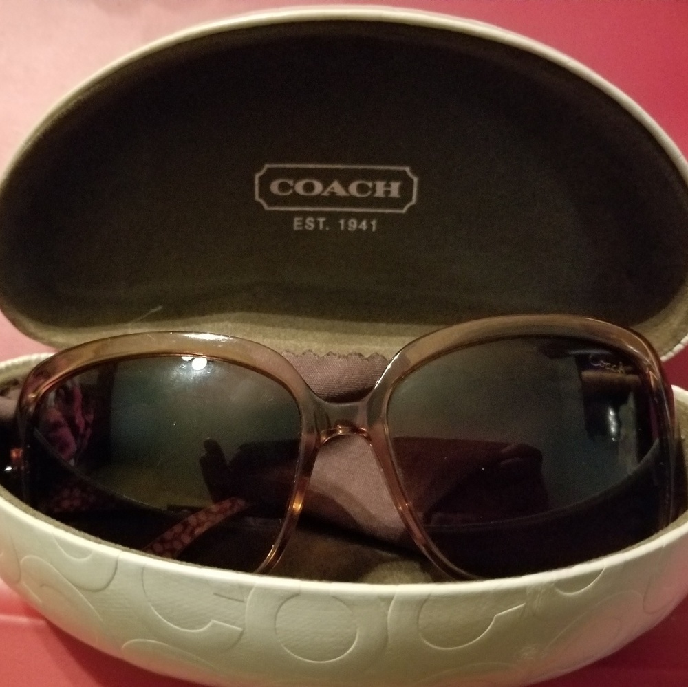 Coach sunglasses in pink/blush